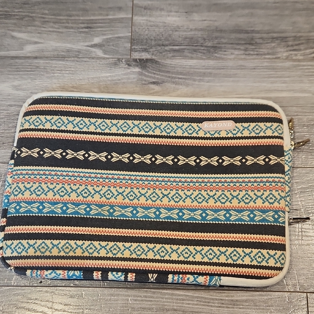 EUC Kayond Patterned & Lined Laptop Sleeve Roughly 13 1/2" X 9 1/2"